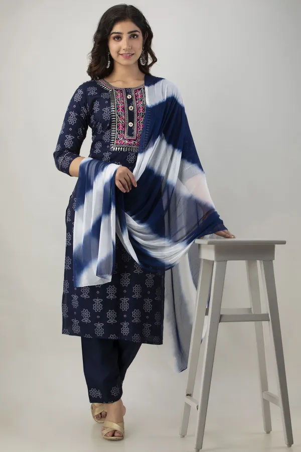 Women_Rayon_Embbroidered_Kurta_And_Palazzo_With_Dupatta_Set
